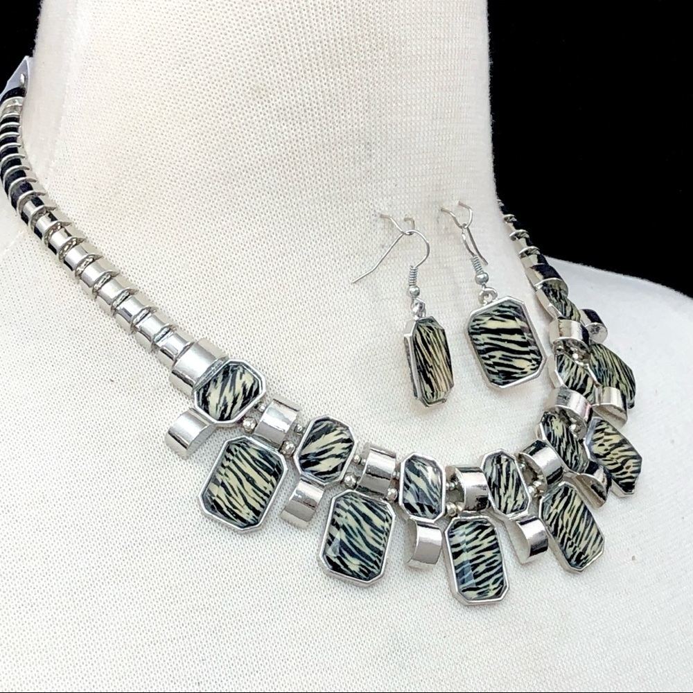 Zebra Print Flair Statement Necklace Earrings Set - Picture 2 of 3
